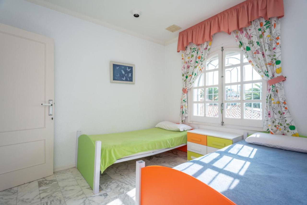 Villa Requesens On Canal Empuriabrava Εξωτερικό φωτογραφία
