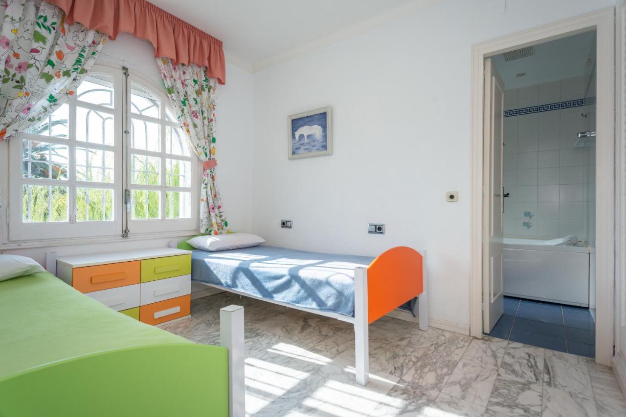 Villa Requesens On Canal Empuriabrava Εξωτερικό φωτογραφία
