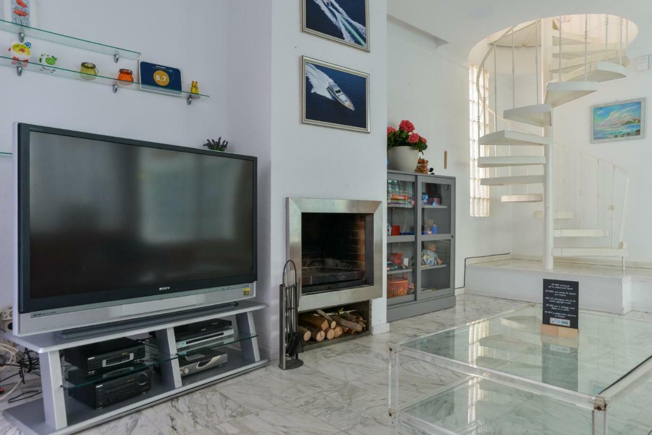 Villa Requesens On Canal Empuriabrava Εξωτερικό φωτογραφία