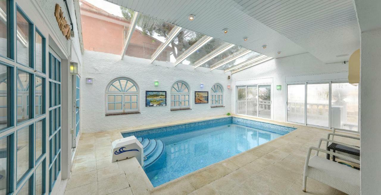 Villa Requesens On Canal Empuriabrava Εξωτερικό φωτογραφία